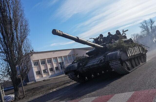 SON DAKİKA | Rusya’nın Ukrayna saldırısı 2. gününde! Rus tankları Kiev’e girdi, hükümet binaları çevresinde çatışma