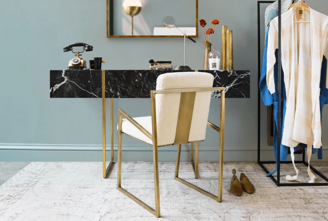 Makyaj Masası Modelleri ile Evinize Zarafet Katın