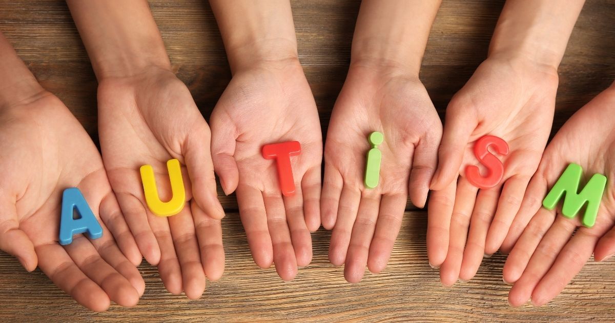 Bebeklerde otizm belirtileri